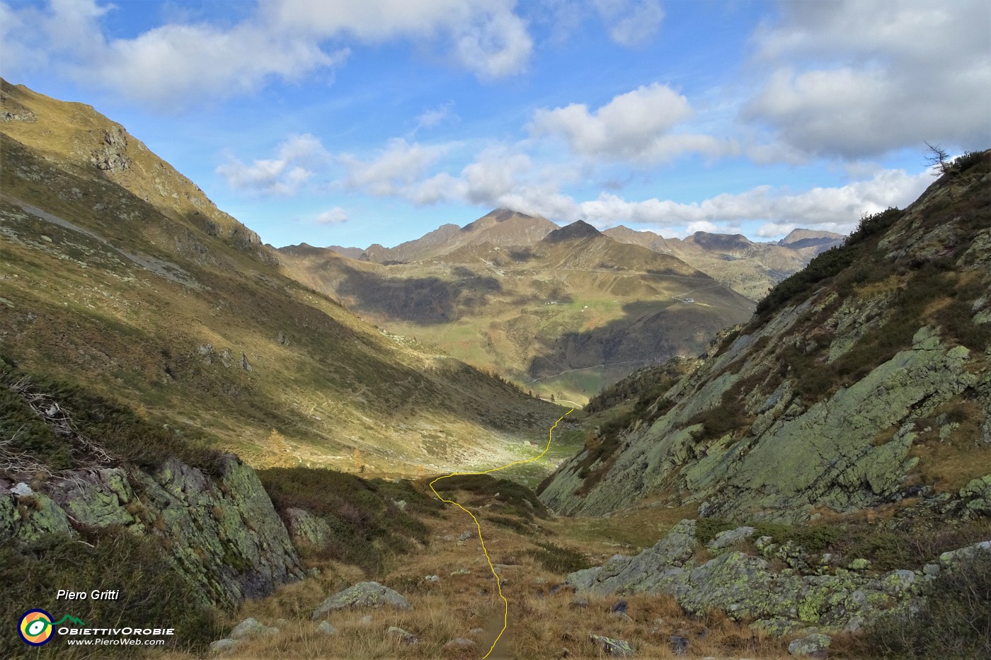 77 Scendo da dx verso l'Alpe 'Agheta' .JPG -                                